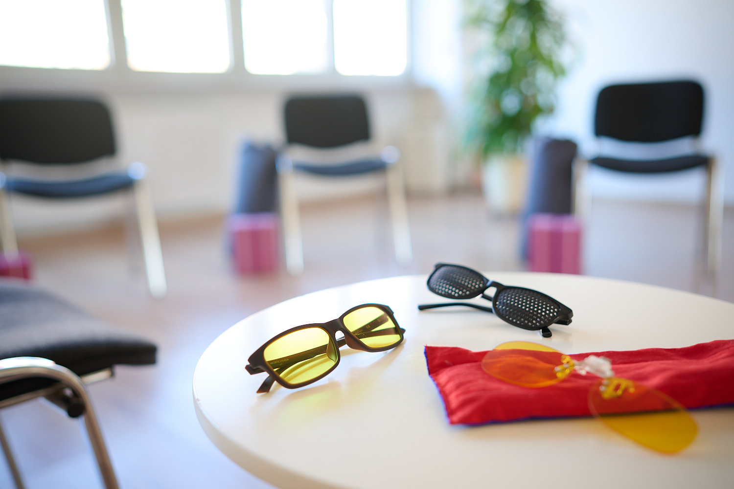 Augen Yoga Detailbild im Kursraum Brillen